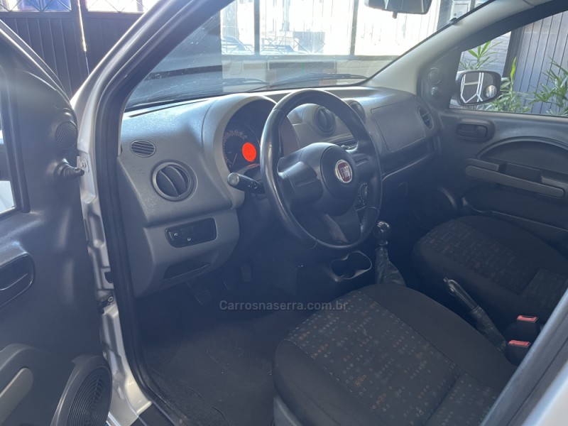 UNO 1.0 VIVACE 8V FLEX 4P MANUAL - 2013 - CAXIAS DO SUL