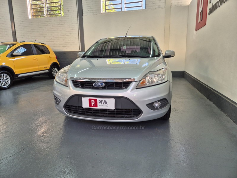 FOCUS 1.6 GLX 16V FLEX 4P MANUAL - 2013 - GARIBALDI