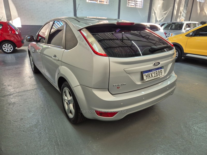 FOCUS 1.6 GLX 16V FLEX 4P MANUAL - 2013 - GARIBALDI