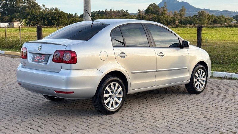 POLO SEDAN 1.6 MI 8V FLEX 4P MANUAL - 2013 - CANDELáRIA