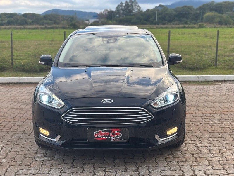 FOCUS 2.0 TITANIUM SEDAN 16V FLEX 4P AUTOMÁTICO - 2018 - CANDELáRIA