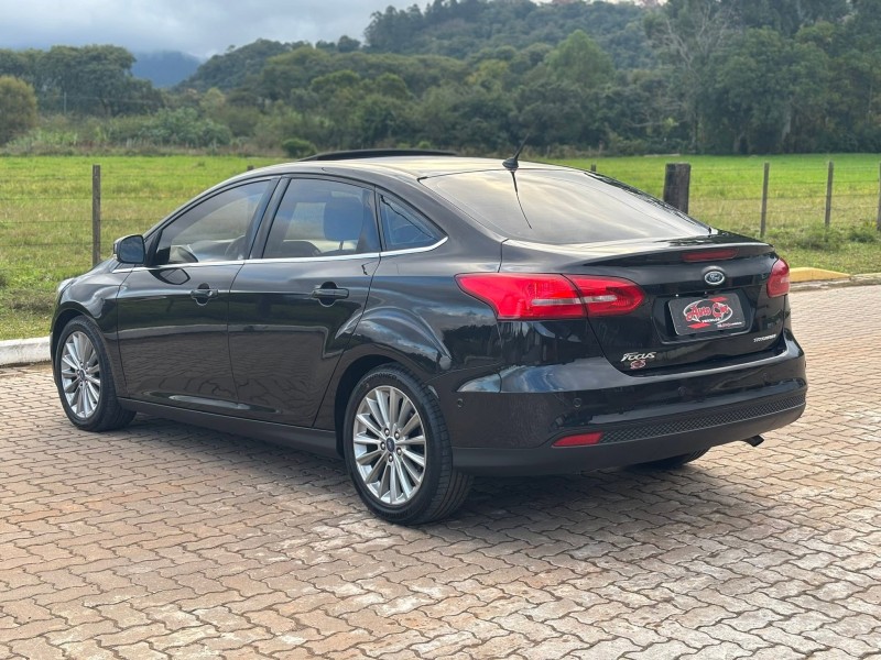 FOCUS 2.0 TITANIUM SEDAN 16V FLEX 4P AUTOMÁTICO - 2018 - CANDELáRIA