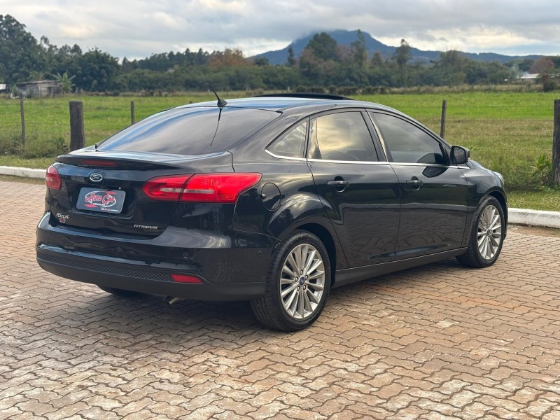 FOCUS 2.0 TITANIUM SEDAN 16V FLEX 4P AUTOMÁTICO - 2018 - CANDELáRIA