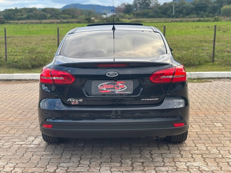 FOCUS 2.0 TITANIUM SEDAN 16V FLEX 4P AUTOMÁTICO - 2018 - CANDELáRIA