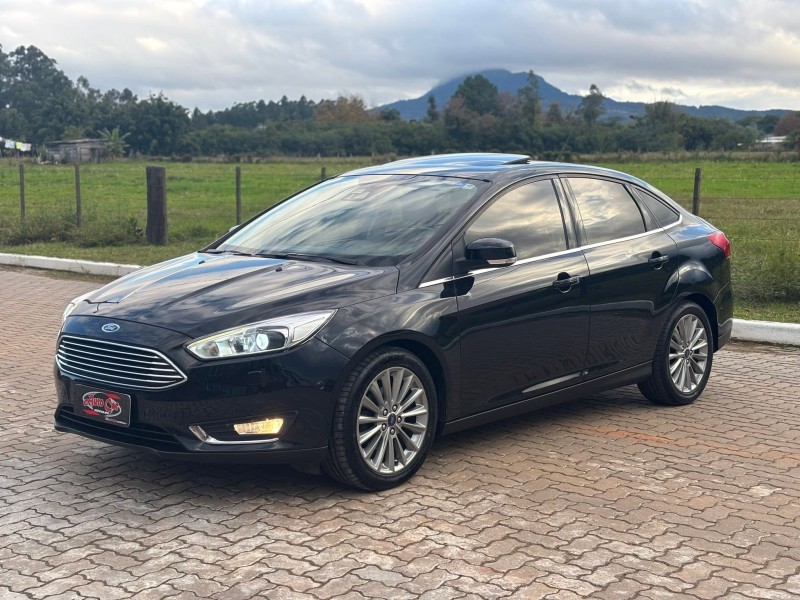 focus 2.0 titanium sedan 16v flex 4p automatico 2018 candelaria