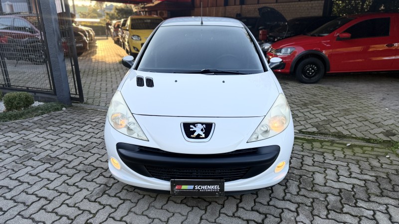 207 1.4 XR SPORT 8V FLEX 4P MANUAL - 2010 - NOVA PETRóPOLIS