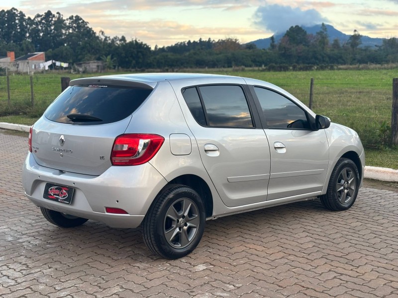 SANDERO 1.6 DYNAMIQUE 8V FLEX 4P MANUAL - 2015 - CANDELáRIA