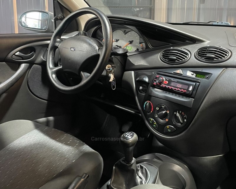 FOCUS 1.6 8V GASOLINA 4P MANUAL - 2007 - VACARIA