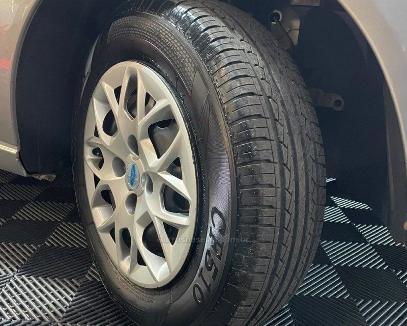 FOCUS 1.6 8V GASOLINA 4P MANUAL - 2007 - VACARIA