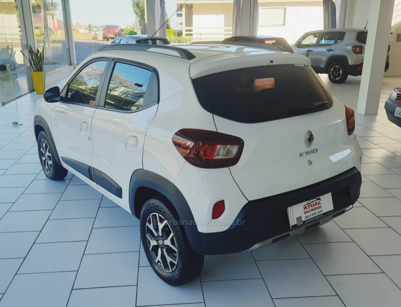 KWID 1.0 12V OUTSIDER FLEX 4P MANUAL - 2022 - GARIBALDI