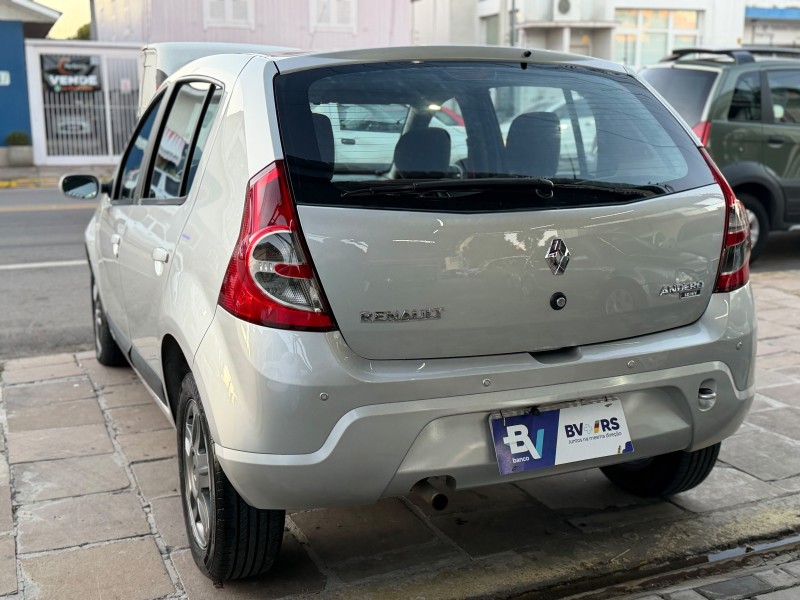 SANDERO 1.6 PRIVILÉGE 16V FLEX 4P MANUAL - 2009 - CAXIAS DO SUL