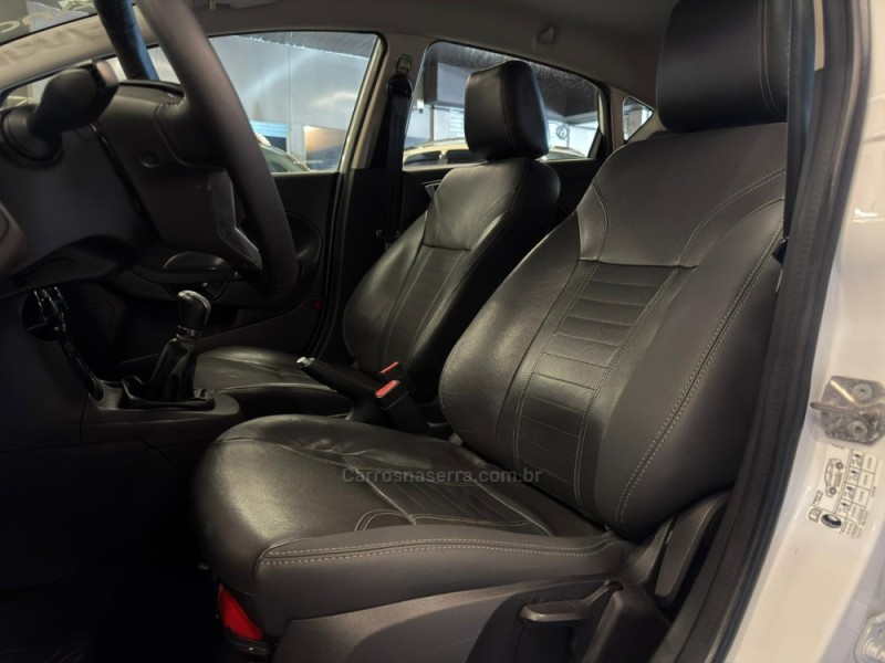 FIESTA 1.6 TITANIUM HATCH 16V FLEX 4P MANUAL - 2016 - ESTâNCIA VELHA