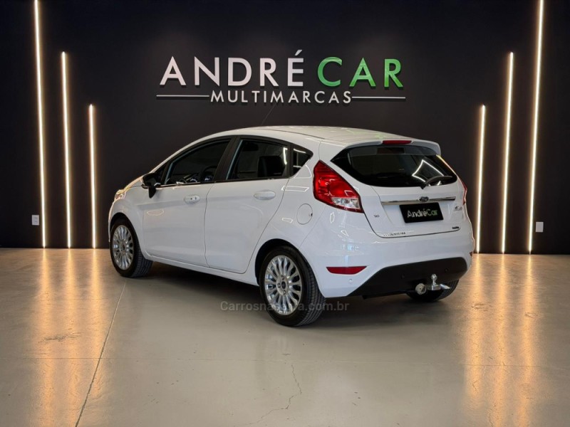 FIESTA 1.6 TITANIUM HATCH 16V FLEX 4P MANUAL - 2016 - ESTâNCIA VELHA