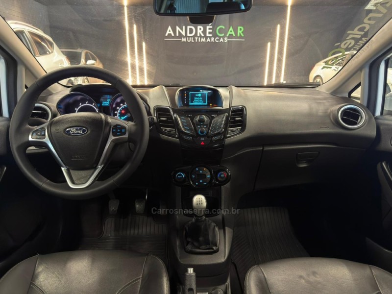 FIESTA 1.6 TITANIUM HATCH 16V FLEX 4P MANUAL - 2016 - ESTâNCIA VELHA