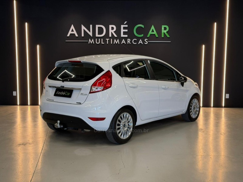 FIESTA 1.6 TITANIUM HATCH 16V FLEX 4P MANUAL - 2016 - ESTâNCIA VELHA