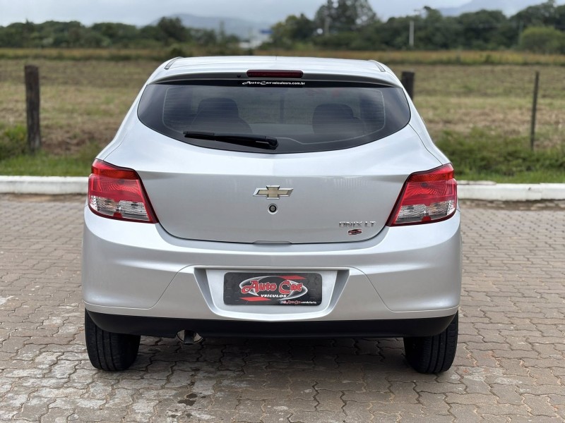 ONIX 1.0 MPFI LT 8V FLEX 4P MANUAL - 2014 - CANDELáRIA