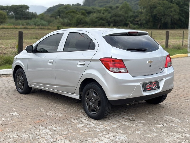 ONIX 1.0 MPFI LT 8V FLEX 4P MANUAL - 2014 - CANDELáRIA