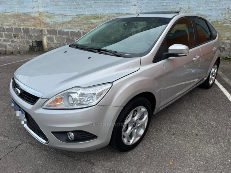 focus 2.0 titanium hatch 16v flex 4p automatico 2012 caxias do sul
