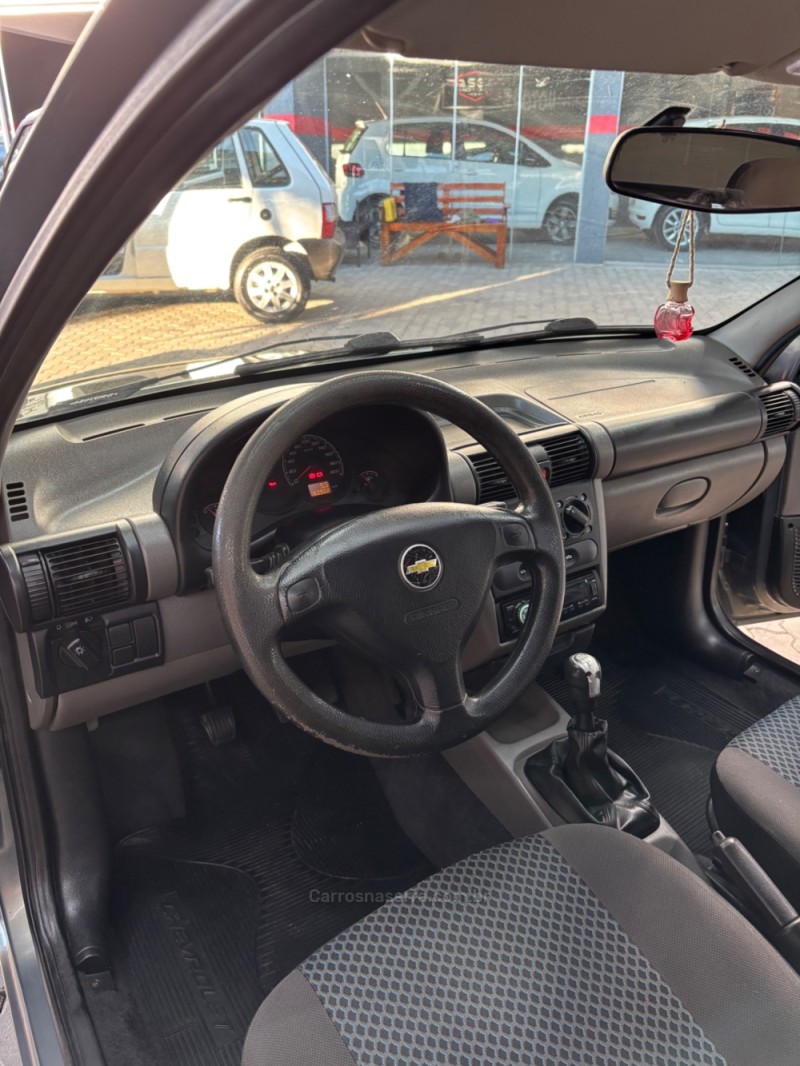 CORSA 1.0 MPFI CLASSIC SEDAN LIFE 8V FLEX 4P MANUAL - 2013 - HARMONIA