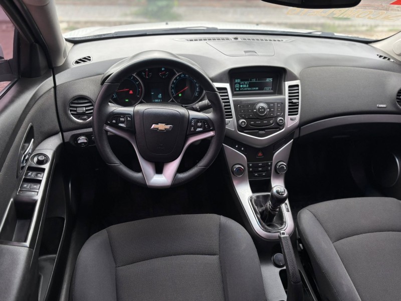 CRUZE 1.8 LT 16V FLEX 4P MANUAL - 2014 - CANDELáRIA
