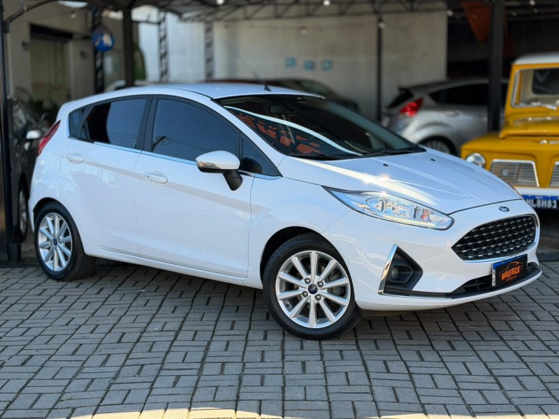FIESTA 1.6 TITANIUM PLUS HATCH 16V FLEX 4P AUTOMÁTICO - 2018 - LAGOA VERMELHA