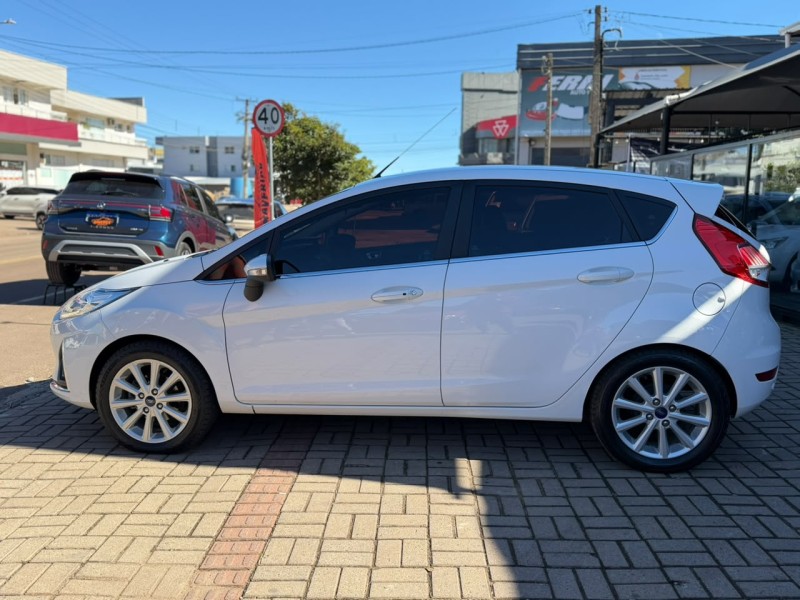 FIESTA 1.6 TITANIUM PLUS HATCH 16V FLEX 4P AUTOMÁTICO - 2018 - LAGOA VERMELHA