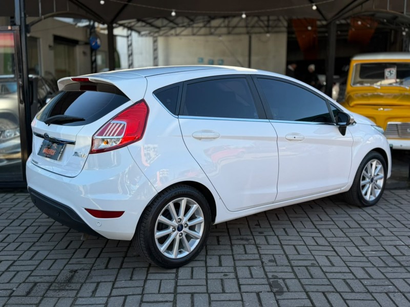 FIESTA 1.6 TITANIUM PLUS HATCH 16V FLEX 4P AUTOMÁTICO - 2018 - LAGOA VERMELHA