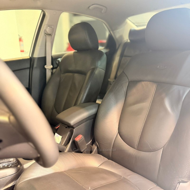 CERATO 1.6 EX3 SEDAN 16V GASOLINA 4P AUTOMÁTICO - 2011 - NOVO HAMBURGO