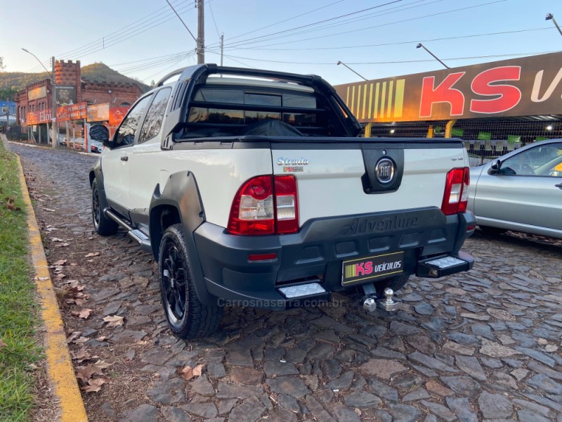 STRADA 1.8 MPI ADVENTURE CD 8V FLEX 2P MANUAL - 2013 - DOIS IRMãOS