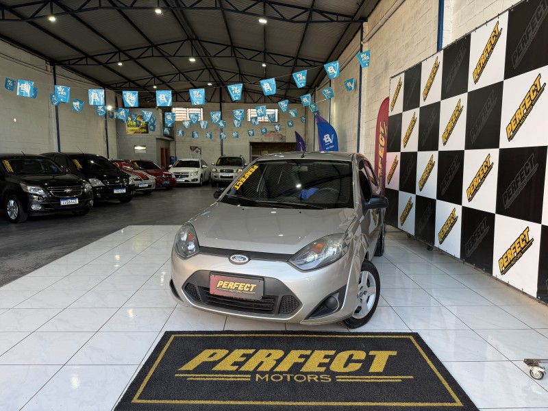 FIESTA 1.0 MPI 8V GASOLINA 4P MANUAL - 2012 - PORTãO