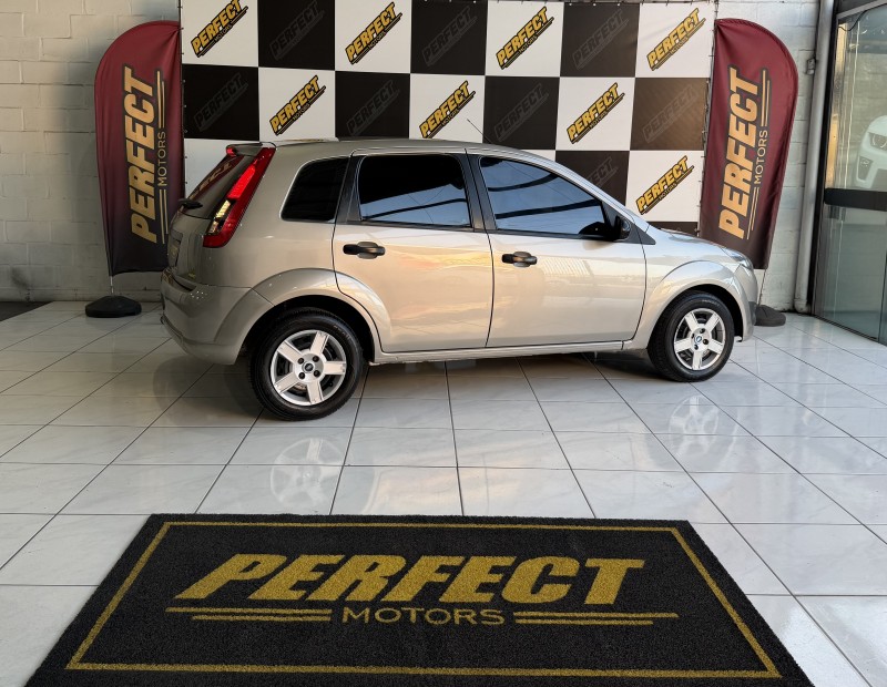 FIESTA 1.0 MPI 8V GASOLINA 4P MANUAL - 2012 - PORTãO