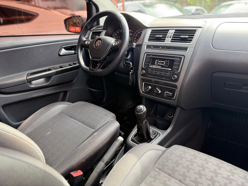 FOX 1.0 MPI COMFORTLINE 12V FLEX 4P MANUAL - 2017 - TRêS COROAS