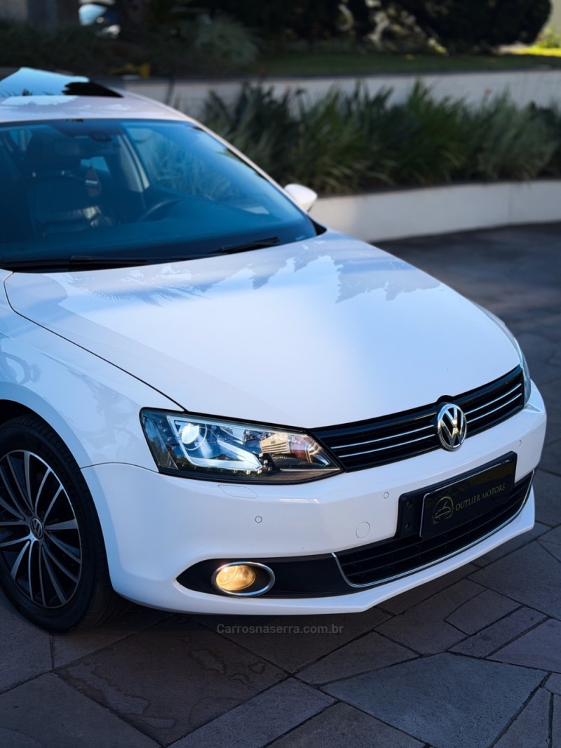 JETTA 2.0 TSI HIGHLINE 200CV GASOLINA 4P TIPTRONIC - 2013 - NOVO HAMBURGO
