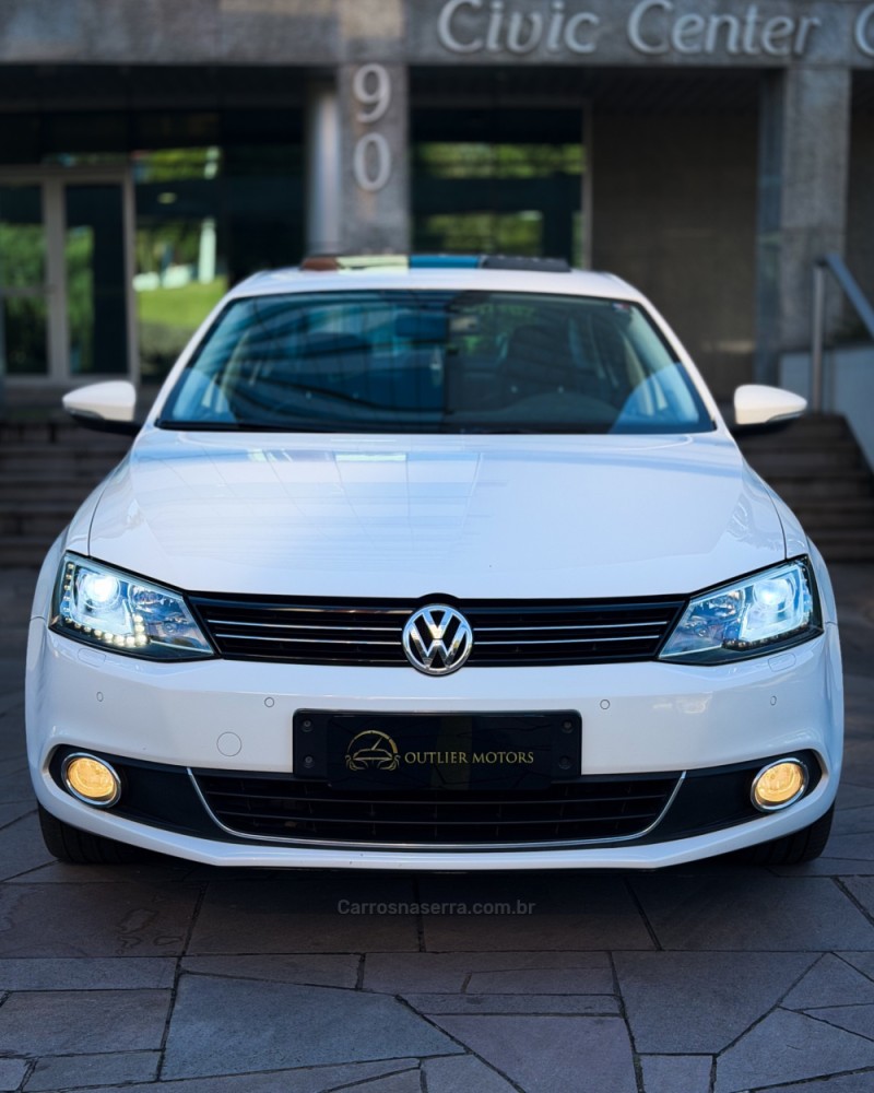 JETTA 2.0 TSI HIGHLINE 200CV GASOLINA 4P TIPTRONIC - 2013 - NOVO HAMBURGO