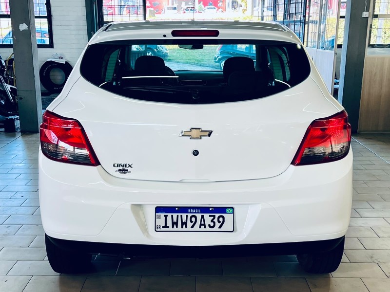 ONIX 1.4 MPFI LTZ 8V FLEX 4P MANUAL - 2015 - CAXIAS DO SUL