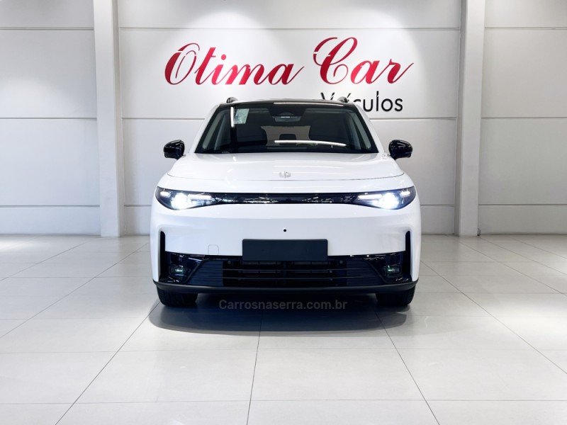C10 BEV ELÉTRICO 69,9KW 4P AUTOMÁTICO - 2027 - FLORES DA CUNHA