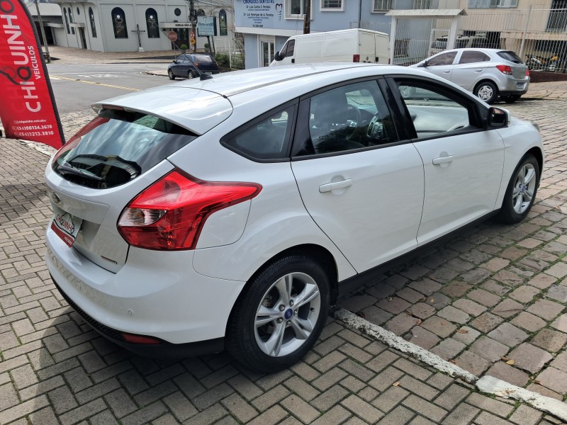 FOCUS 1.6 SE HATCH 16V FLEX 4P AUTOMÁTICO - 2015 - CAXIAS DO SUL