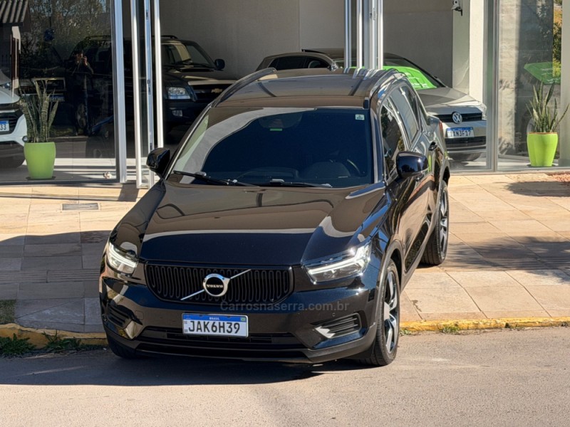 XC 40 2.0 T4 GASOLINA MOMENTUM 190CV FWD  - 2021 - FARROUPILHA