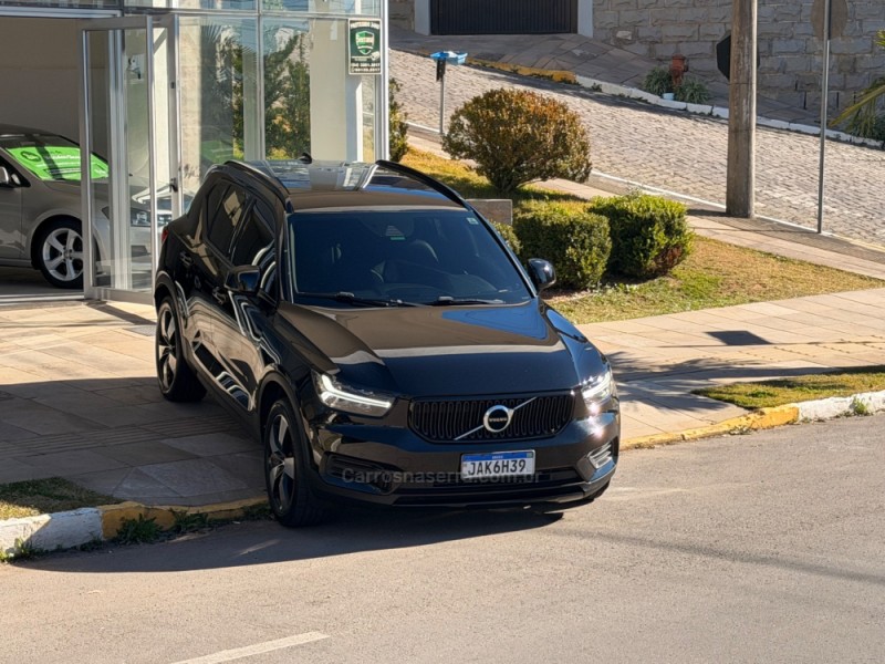 XC 40 2.0 T4 GASOLINA MOMENTUM 190CV FWD  - 2021 - FARROUPILHA