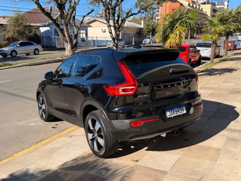 XC 40 2.0 T4 GASOLINA MOMENTUM 190CV FWD  - 2021 - FARROUPILHA