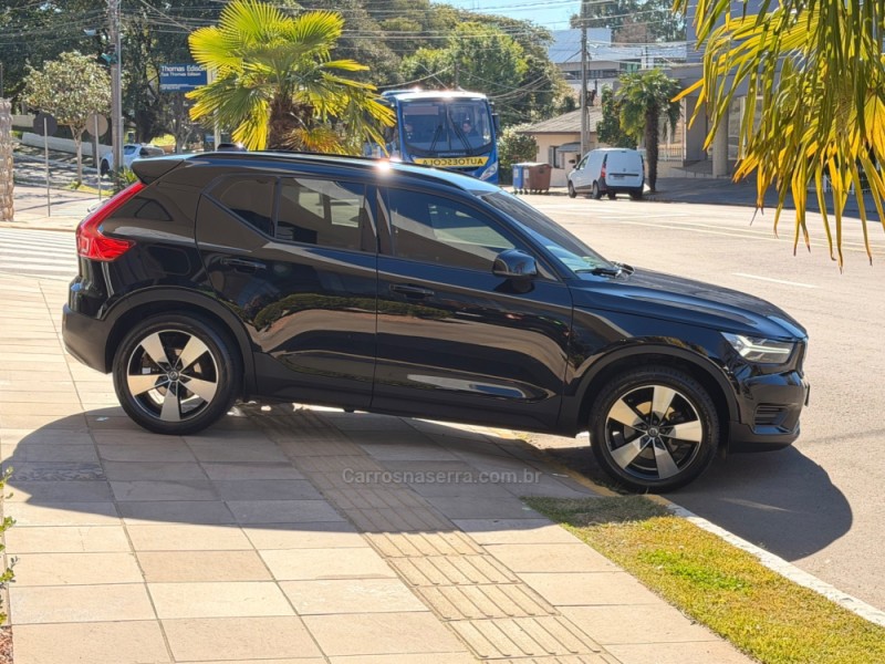 XC 40 2.0 T4 GASOLINA MOMENTUM 190CV FWD  - 2021 - FARROUPILHA