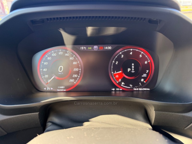 XC 40 2.0 T4 GASOLINA MOMENTUM 190CV FWD  - 2021 - FARROUPILHA