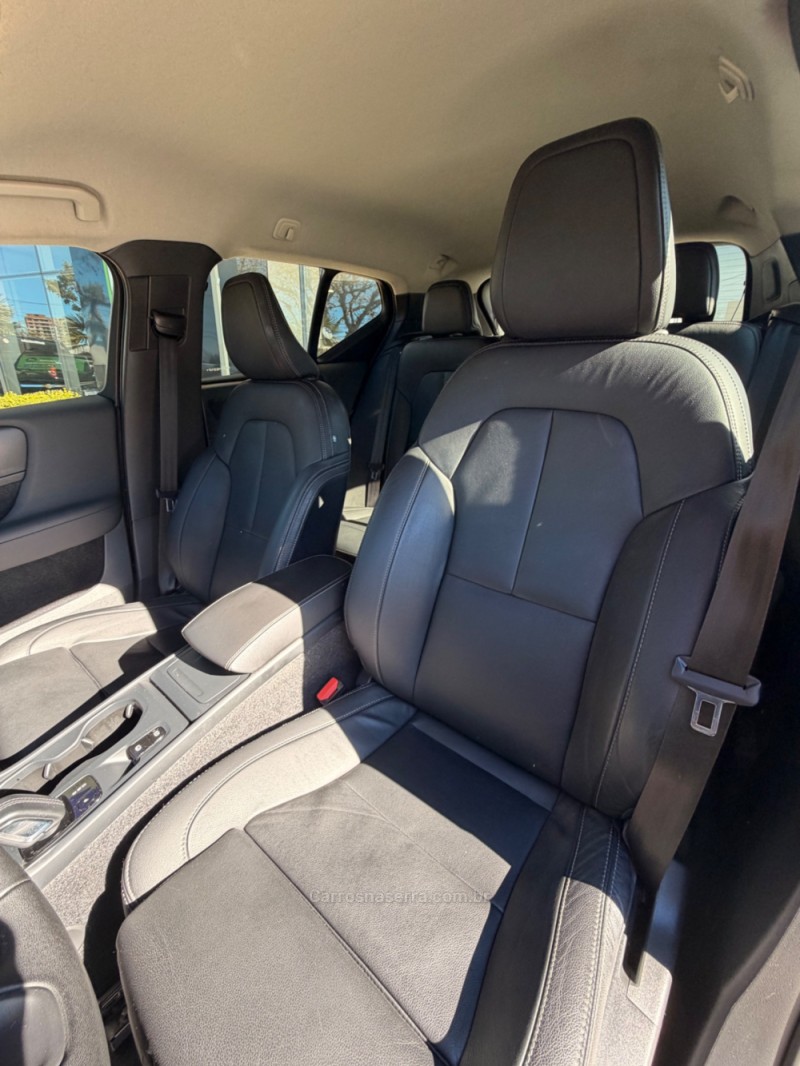 XC 40 2.0 T4 GASOLINA MOMENTUM 190CV FWD  - 2021 - FARROUPILHA