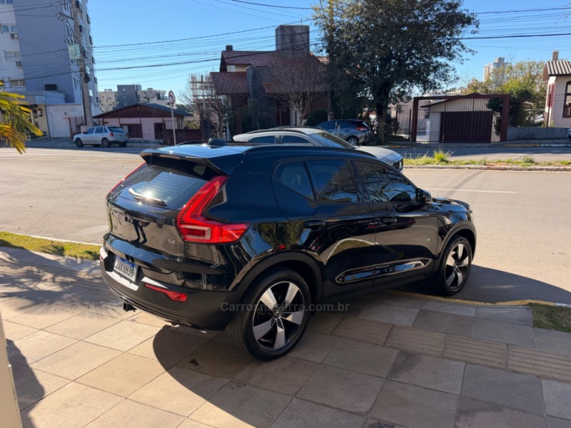 XC 40 2.0 T4 GASOLINA MOMENTUM 190CV FWD  - 2021 - FARROUPILHA