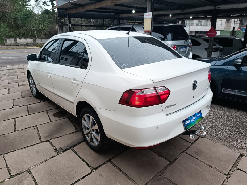 VOYAGE 1.6 MI COMFORTLINE 8V FLEX 4P MANUAL - 2013 - BENTO GONçALVES