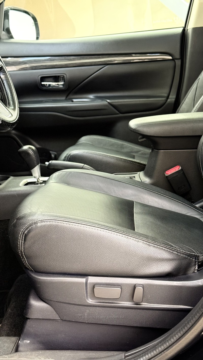 OUTLANDER 3.0 GT 4X4 V6 24V GASOLINA 4P AUTOMÁTICO - 2016 - BENTO GONçALVES