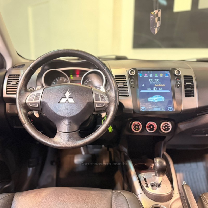 OUTLANDER 2.0 16V GASOLINA 4P AUTOMÁTICO - 2012 - NOVO HAMBURGO