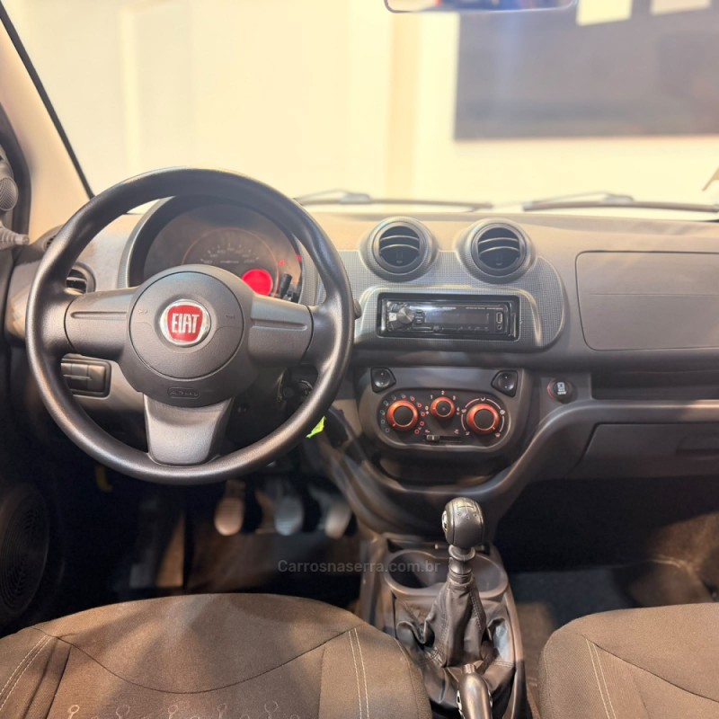 UNO 1.4 EVO SPORTING 8V FLEX 4P MANUAL - 2013 - NOVO HAMBURGO