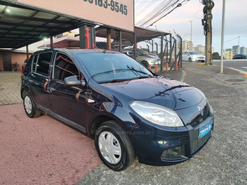 SANDERO 1.0 EXPRESSION 16V FLEX 4P MANUAL - 2012 - FARROUPILHA