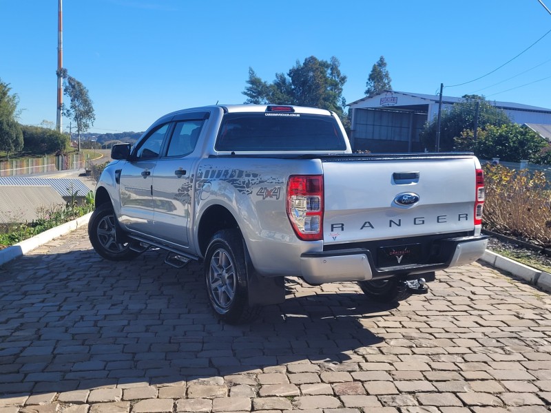 RANGER 2.2 XL 4X4 CD 16V DIESEL 4P MANUAL - 2013 - CARLOS BARBOSA